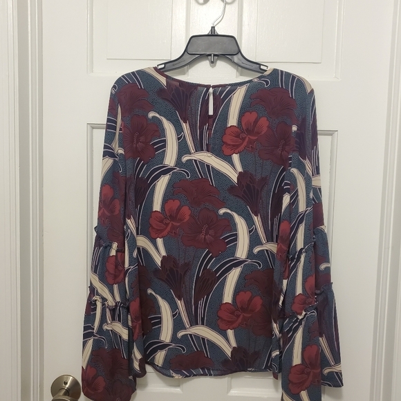 Ann TAYLOR Floral Print Long Sleeve Bell/Ruffle Size Medium - Picture 9 of 11